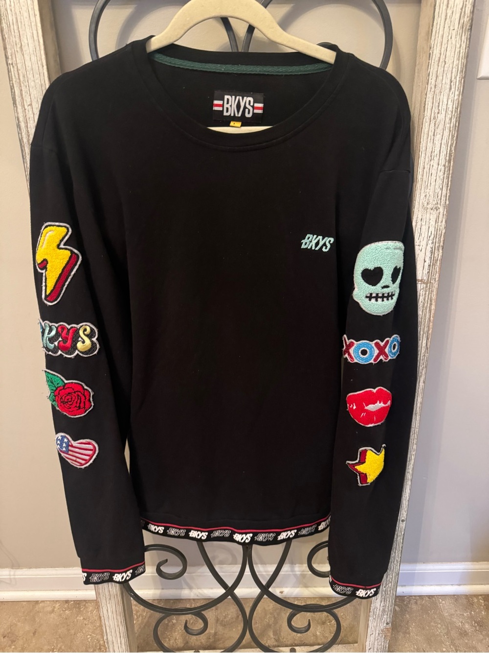 BKYS Black Chenille Patch Sweatshirt Men’s Large Skull Lips XOXO‎ Streetwear